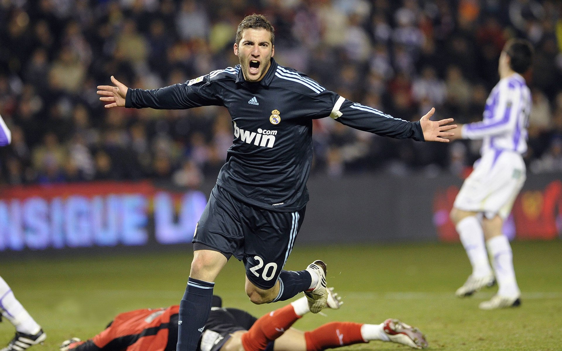 星空体育在线入口-《英雄联盟》“全球预选”之战：荣耀归于谁？